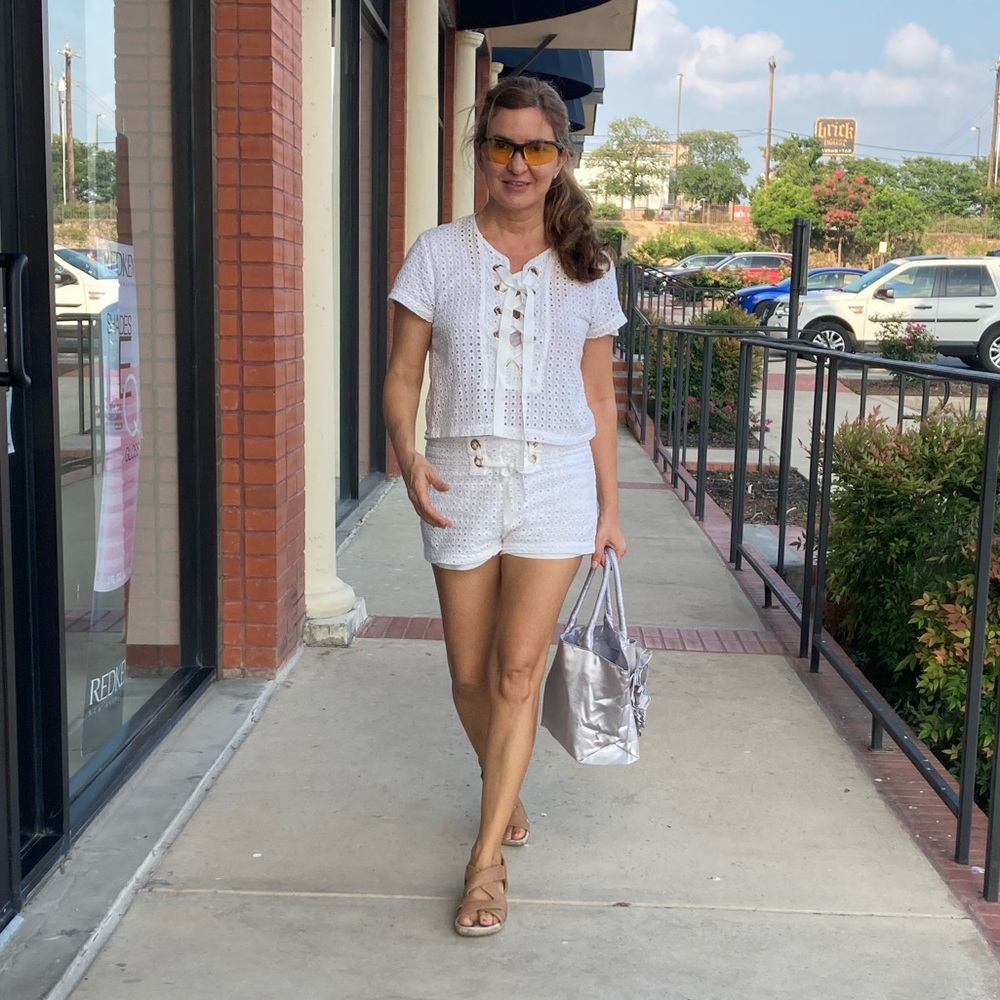 2 pieces 💯Cotton set/ high short and blouse